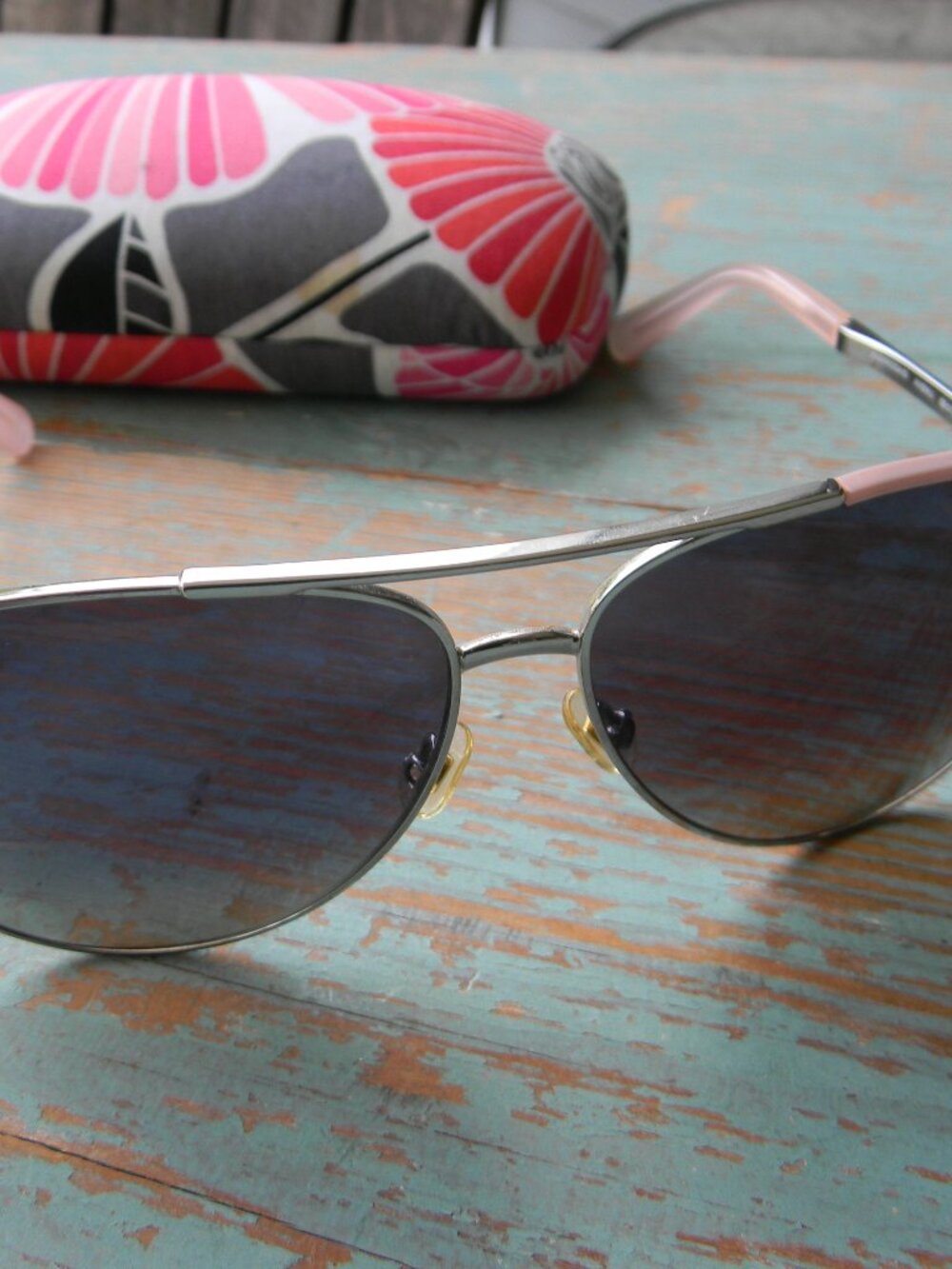 Silver Aviator Sunglasses with Pink Temples